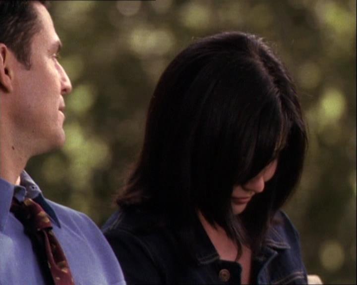 Charmed-Online-dot-net_121LoveHurts1607.jpg