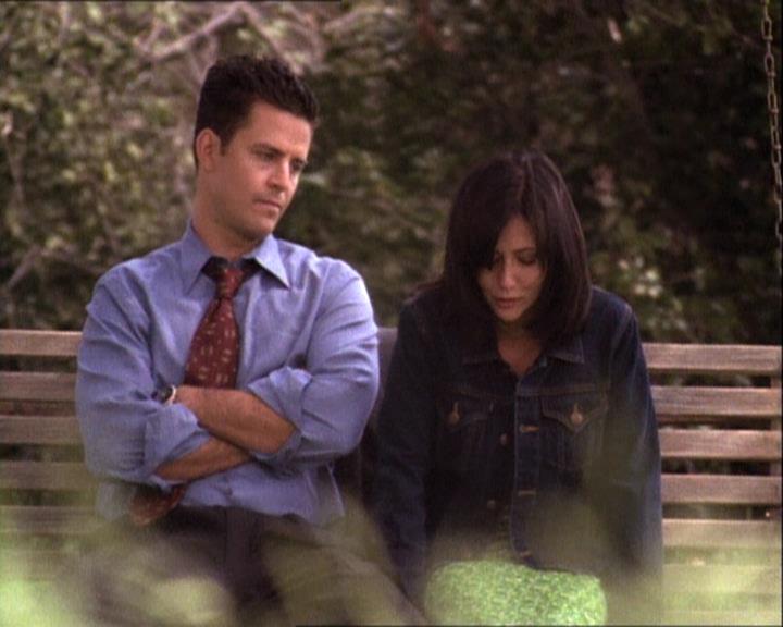 Charmed-Online-dot-net_121LoveHurts1644.jpg