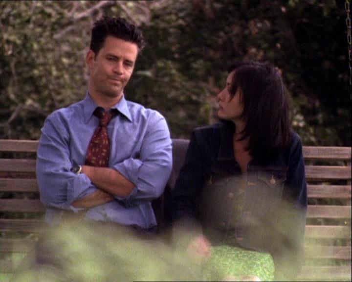 Charmed-Online-dot-net_121LoveHurts1654.jpg
