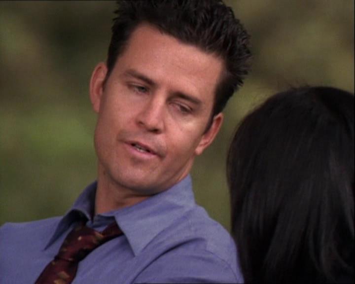 Charmed-Online-dot-net_121LoveHurts1659.jpg