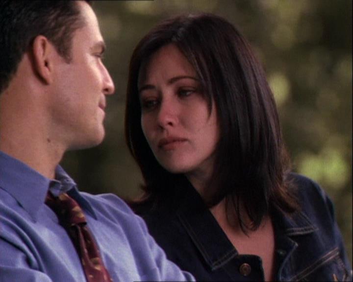 Charmed-Online-dot-net_121LoveHurts1677.jpg