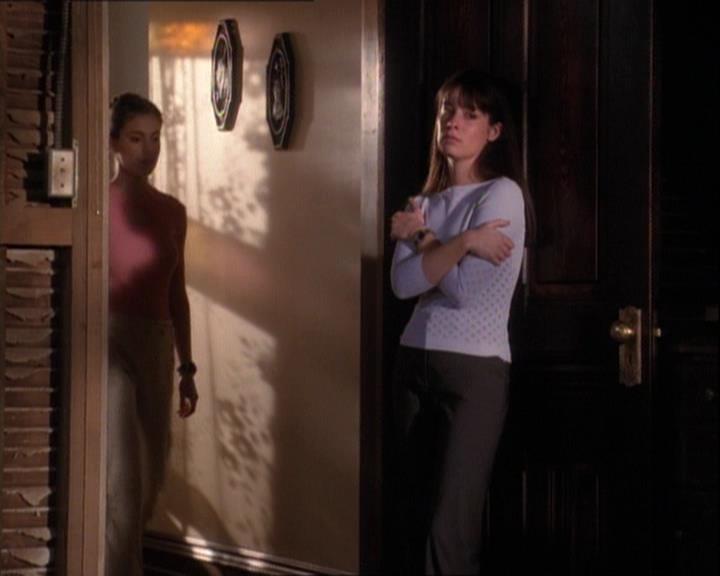 Charmed-Online-dot-net_121LoveHurts1696.jpg Charmed-Online-dot-net_121LoveHurts1696.jpg