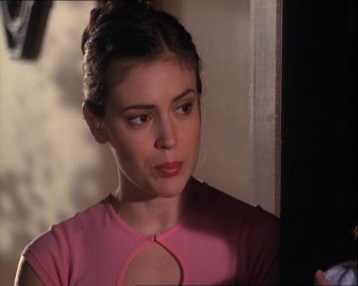 Charmed-Online-dot-net_121LoveHurts1708.jpg