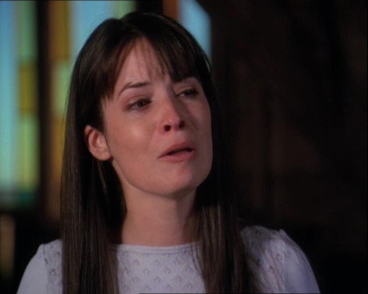 Charmed-Online-dot-net_121LoveHurts1730.jpg