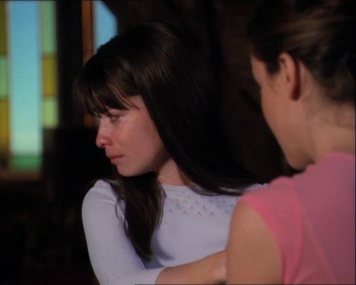 Charmed-Online-dot-net_121LoveHurts1760.jpg