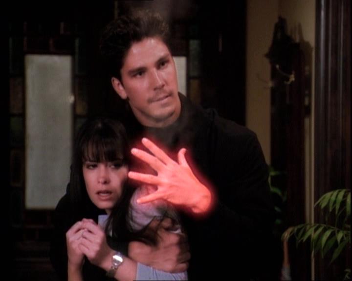 Charmed-Online-dot-net_121LoveHurts1888.jpg