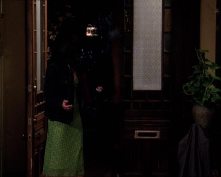 Charmed-Online-dot-net_121LoveHurts1900.jpg