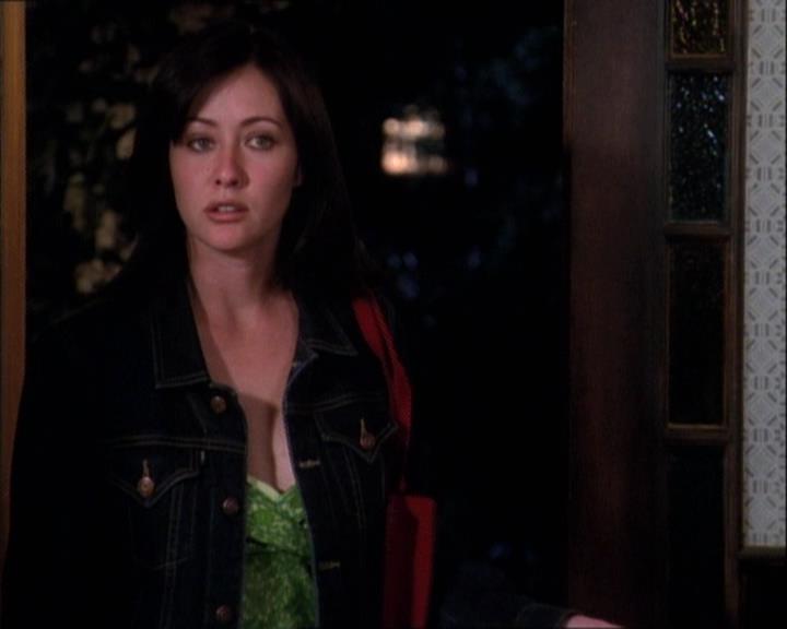 Charmed-Online-dot-net_121LoveHurts1905.jpg Charmed-Online-dot-net_121LoveHurts1905.jpg