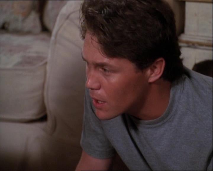 Charmed-Online-dot-net_121LoveHurts1940.jpg