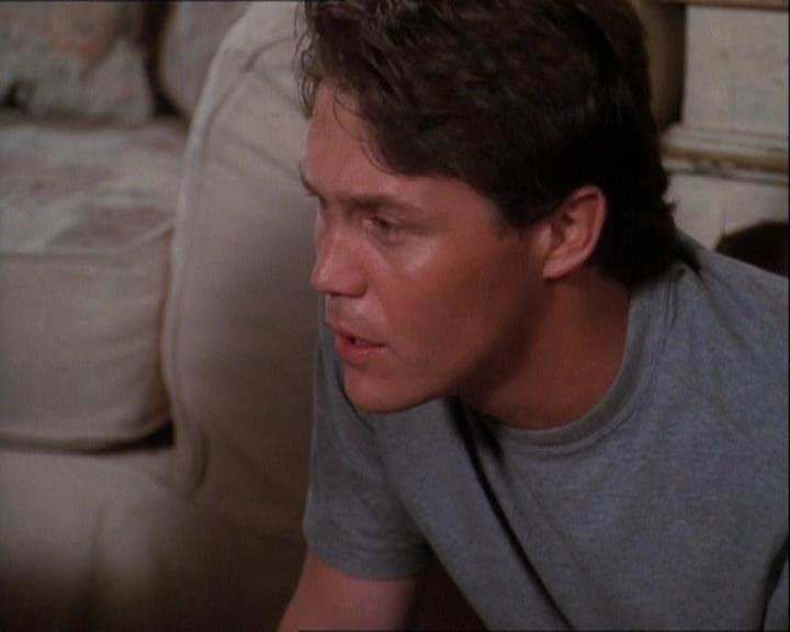 Charmed-Online-dot-net_121LoveHurts1941.jpg