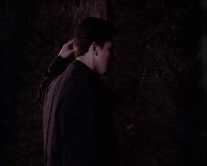 Charmed-Online-dot-net_121LoveHurts2040.jpg
