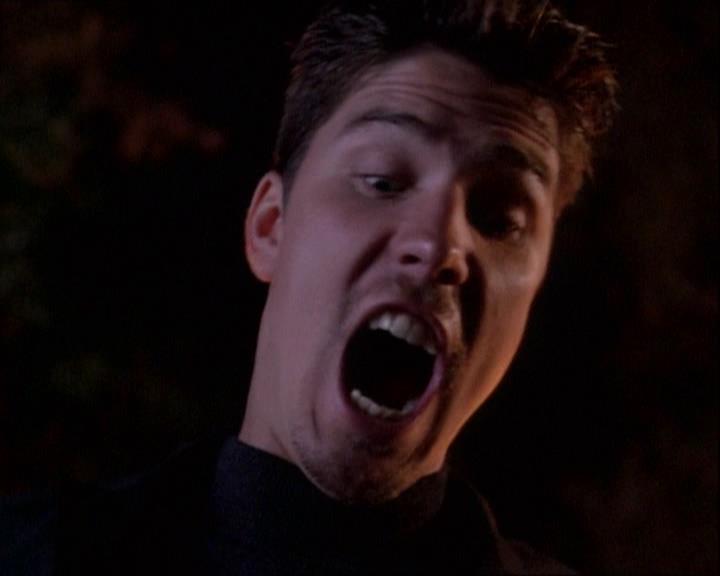 Charmed-Online-dot-net_121LoveHurts2043.jpg