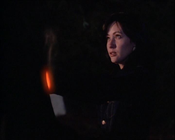 Charmed-Online-dot-net_121LoveHurts2044.jpg