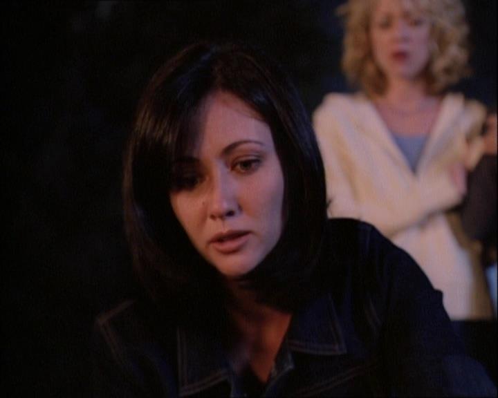 Charmed-Online-dot-net_121LoveHurts2052.jpg