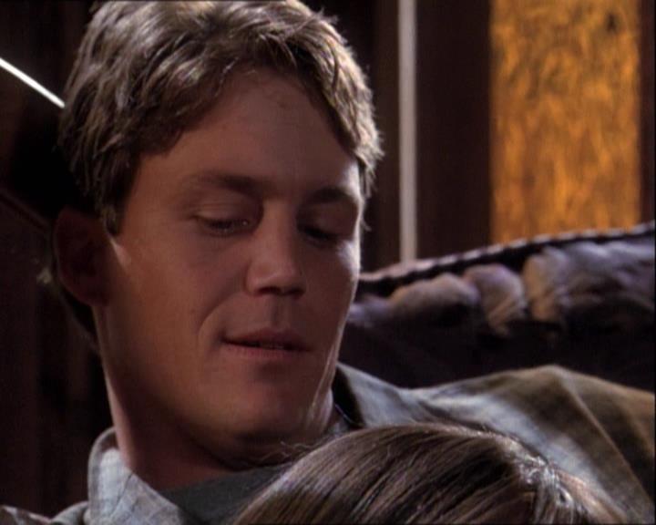 Charmed-Online-dot-net_121LoveHurts2157.jpg
