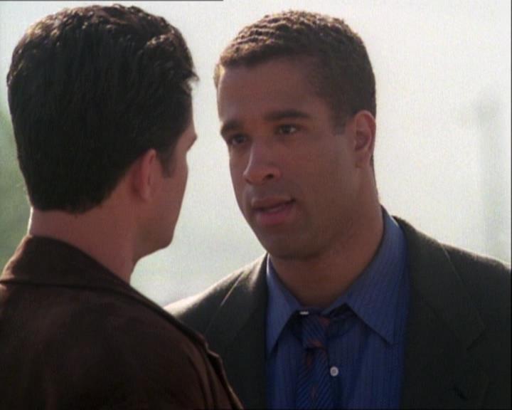 Charmed-Online-dot-net_121LoveHurts2270.jpg