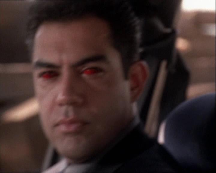 Charmed-Online-dot-net_121LoveHurts2326.jpg