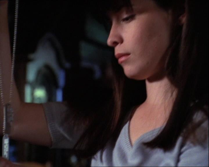 Charmed-Online-dot-net_121LoveHurts2339.jpg