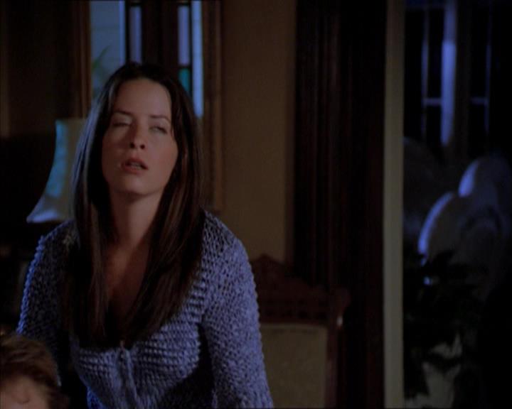 Charmed-Online_dot_net-2x01WitchTrial0017.jpg