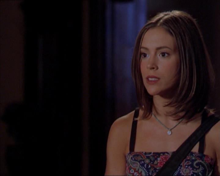 Charmed-Online_dot_net-2x01WitchTrial0019.jpg