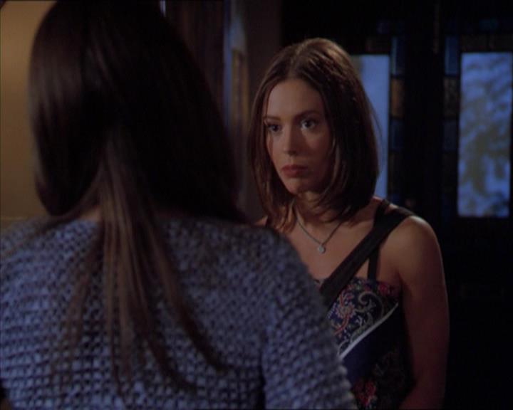 Charmed-Online_dot_net-2x01WitchTrial0025.jpg