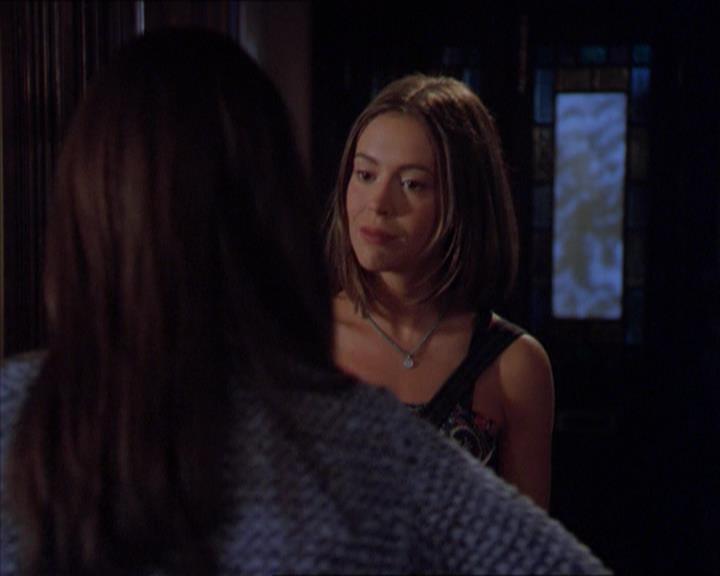 Charmed-Online_dot_net-2x01WitchTrial0029.jpg
