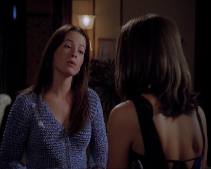 Charmed-Online_dot_net-2x01WitchTrial0033.jpg