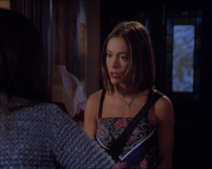 Charmed-Online_dot_net-2x01WitchTrial0036.jpg