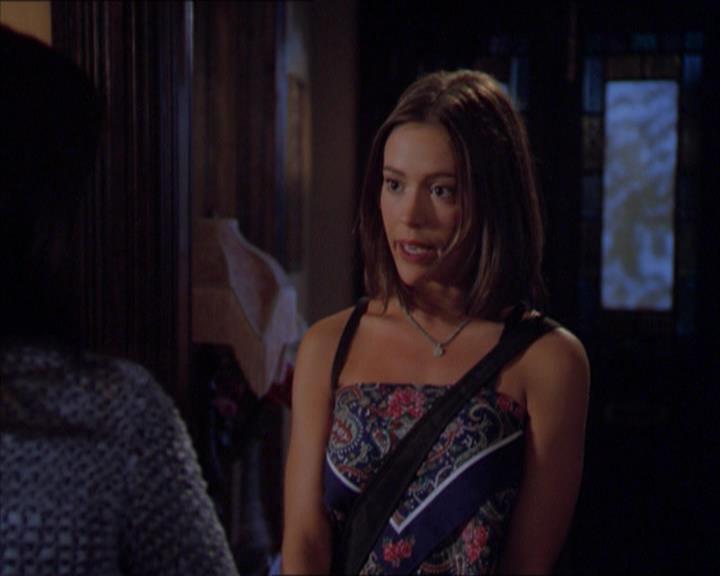 Charmed-Online_dot_net-2x01WitchTrial0050.jpg