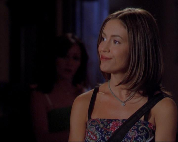 Charmed-Online_dot_net-2x01WitchTrial0073.jpg