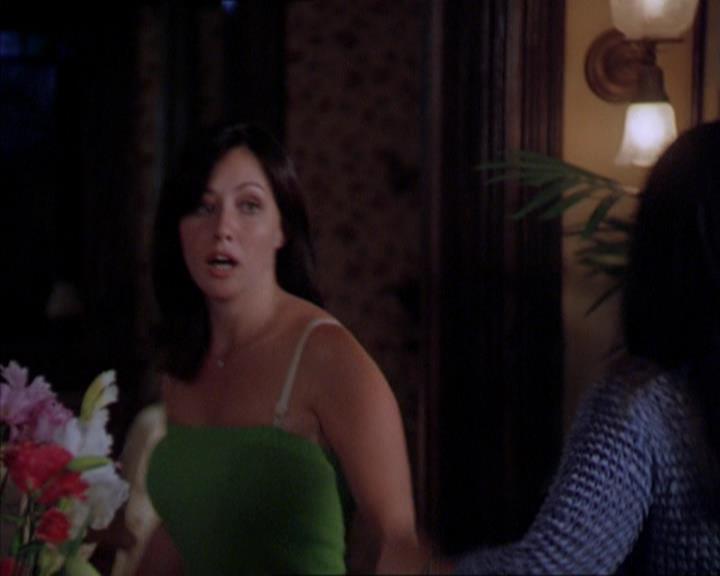 Charmed-Online_dot_net-2x01WitchTrial0098.jpg