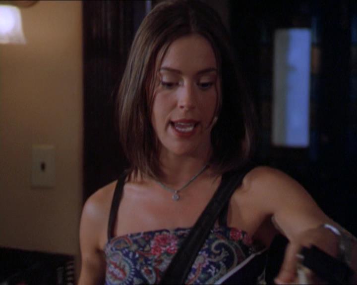 Charmed-Online_dot_net-2x01WitchTrial0124.jpg