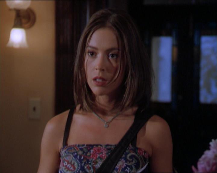 Charmed-Online_dot_net-2x01WitchTrial0152.jpg
