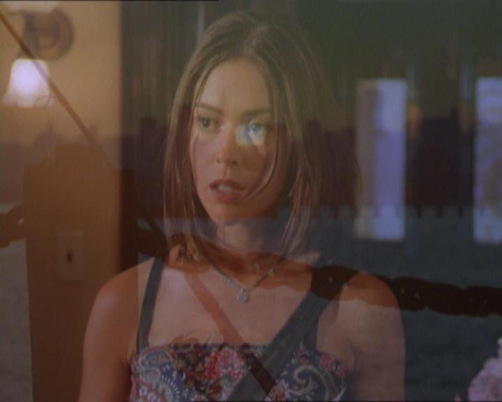 Charmed-Online_dot_net-2x01WitchTrial0153.jpg