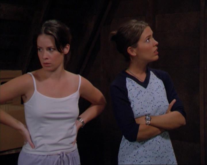 Charmed-Online_dot_net-2x01WitchTrial0313.jpg