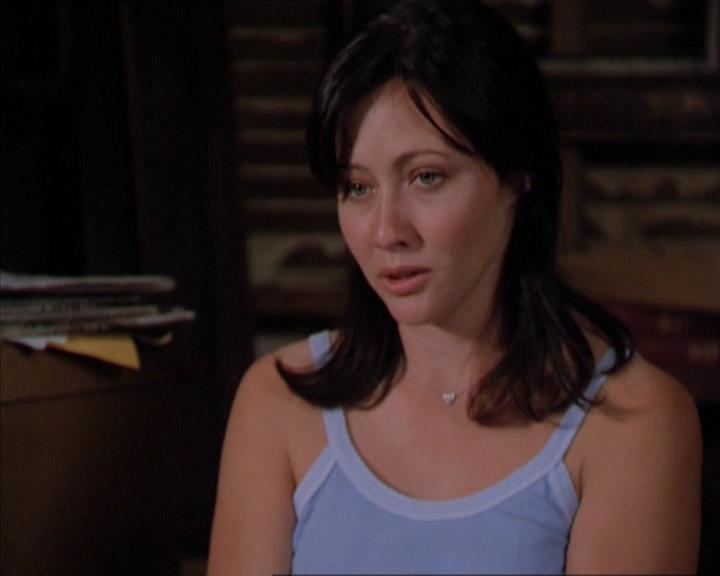 Charmed-Online_dot_net-2x01WitchTrial0325.jpg