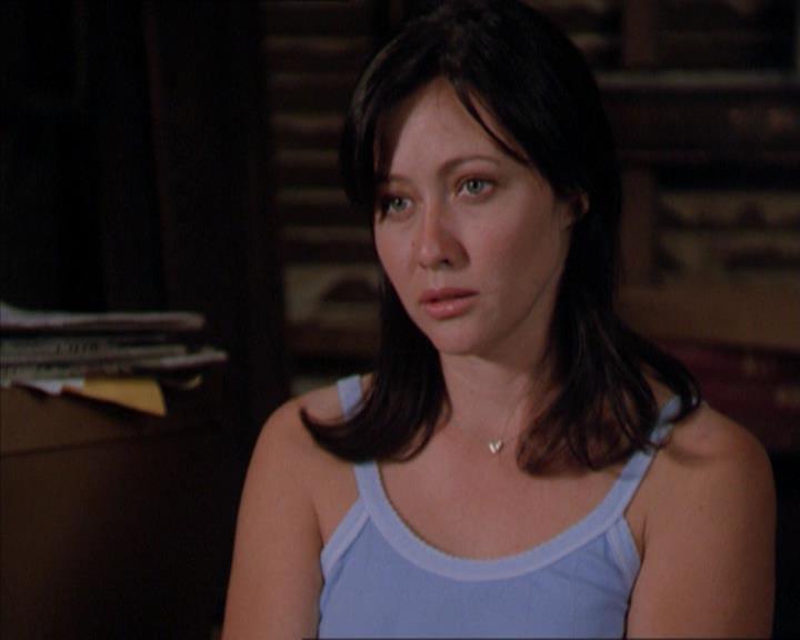 Charmed-Online_dot_net-2x01WitchTrial0328.jpg