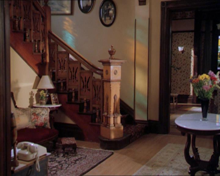 Charmed-Online_dot_net-2x01WitchTrial0350.jpg