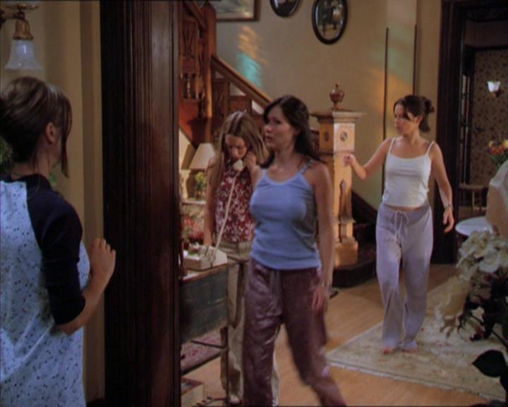 Charmed-Online_dot_net-2x01WitchTrial0370.jpg