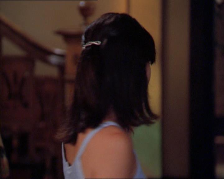 Charmed-Online_dot_net-2x01WitchTrial0418.jpg