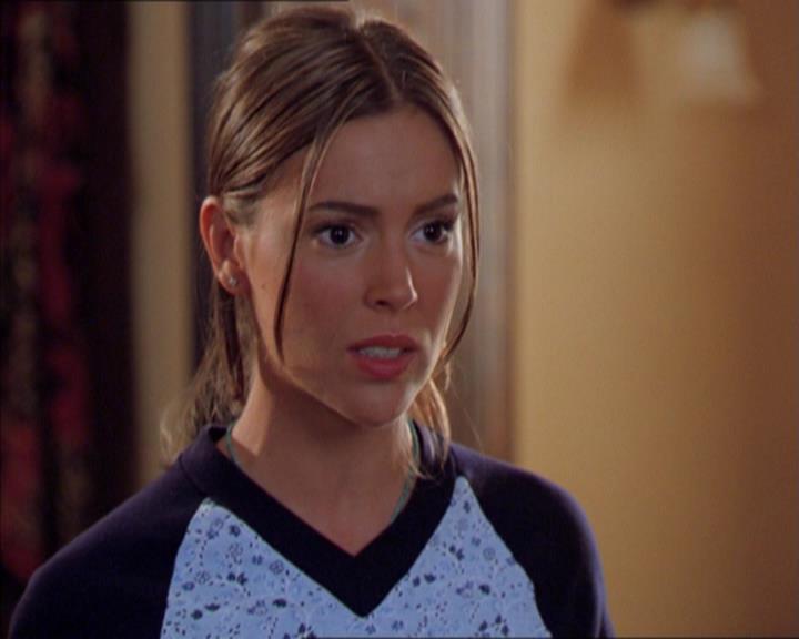 Charmed-Online_dot_net-2x01WitchTrial0422.jpg