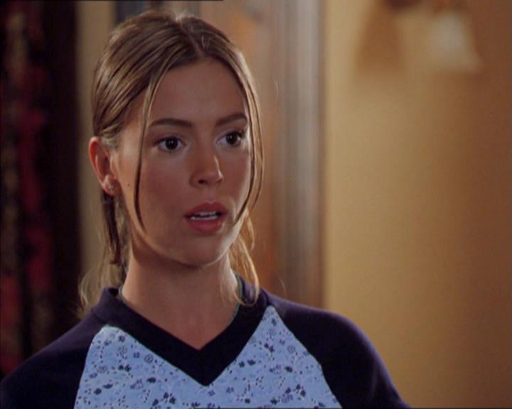 Charmed-Online_dot_net-2x01WitchTrial0429.jpg