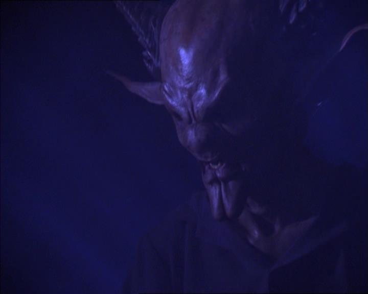 Charmed-Online_dot_net-2x01WitchTrial0449.jpg