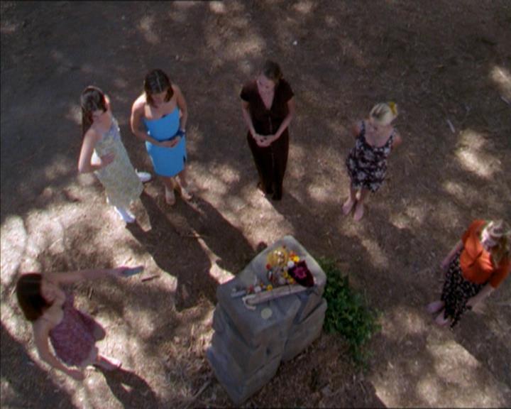 Charmed-Online_dot_net-2x01WitchTrial0467.jpg