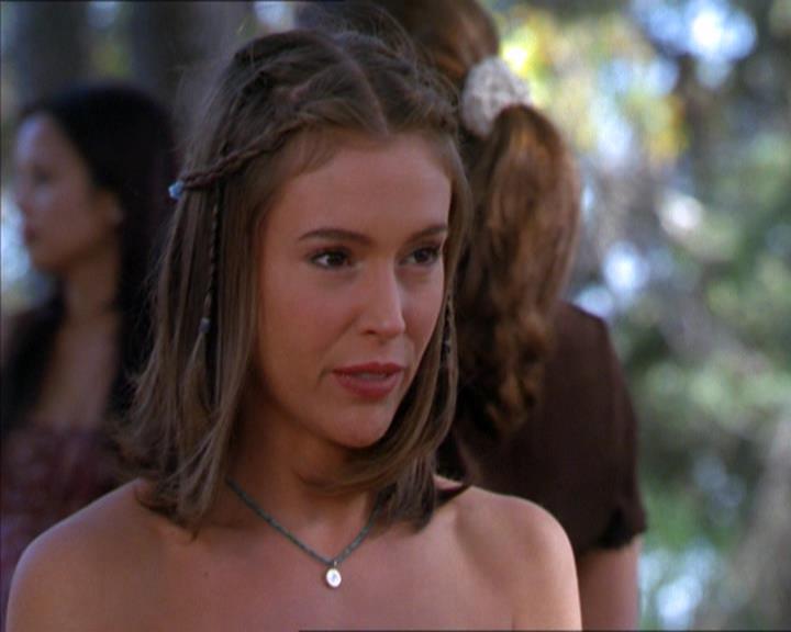 Charmed-Online_dot_net-2x01WitchTrial0526.jpg