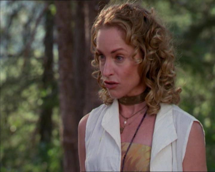 Charmed-Online_dot_net-2x01WitchTrial0534.jpg