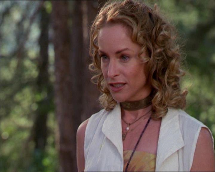 Charmed-Online_dot_net-2x01WitchTrial0535.jpg