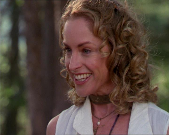 Charmed-Online_dot_net-2x01WitchTrial0543.jpg