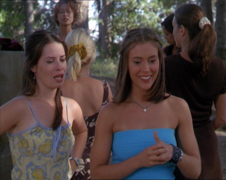 Charmed-Online_dot_net-2x01WitchTrial0550.jpg