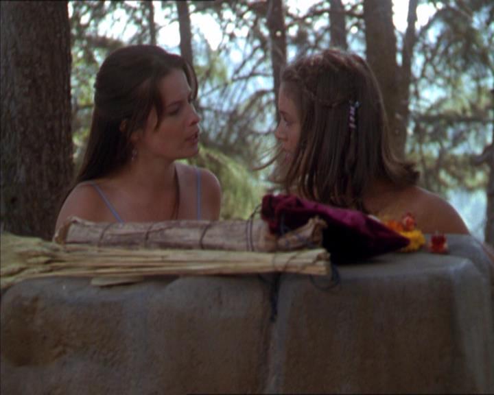 Charmed-Online_dot_net-2x01WitchTrial0568.jpg